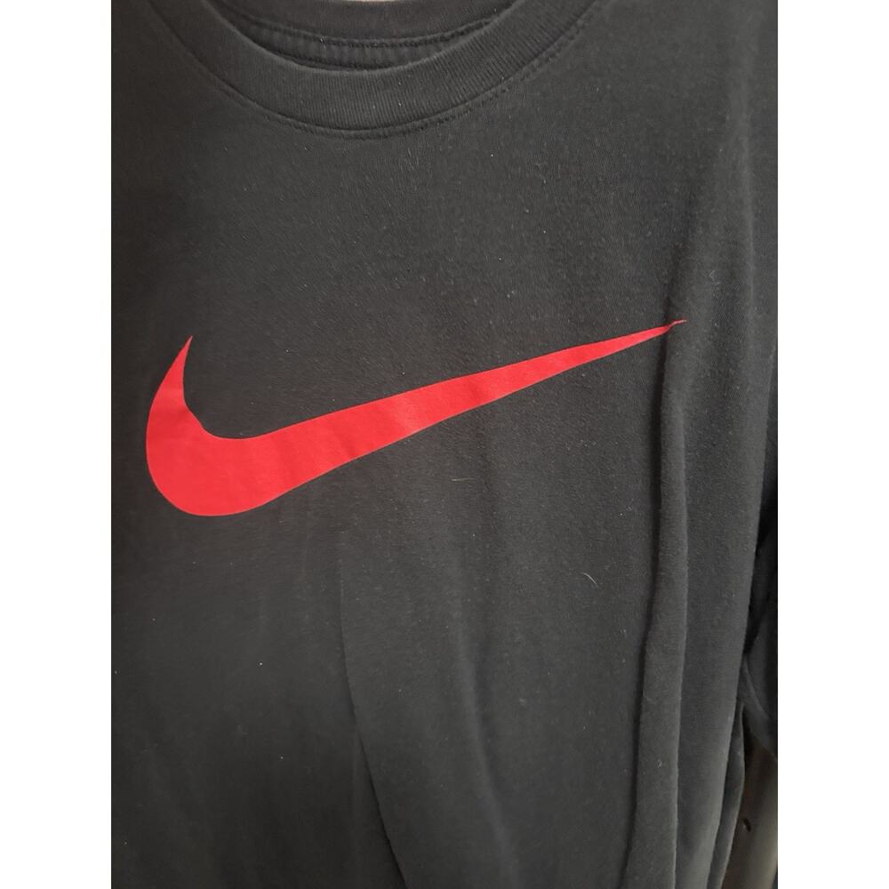 Nike T Shirt Size Medium